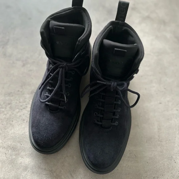 Hugo Boots - Picture 9 of 10